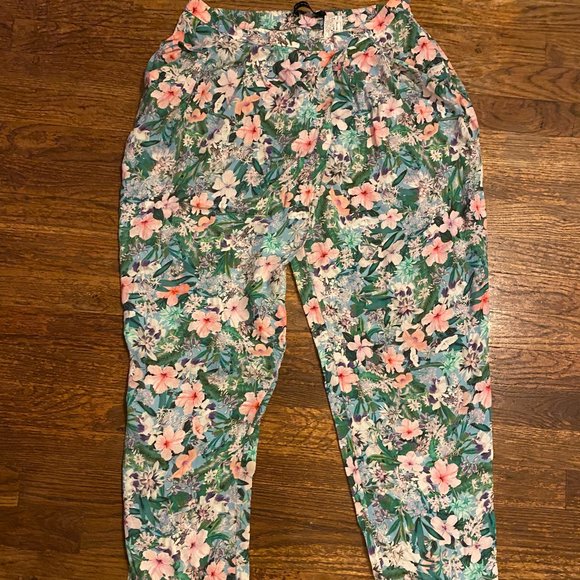 Zara Pants - Zara Lightly Worn Silk Blend Floral Pants - L